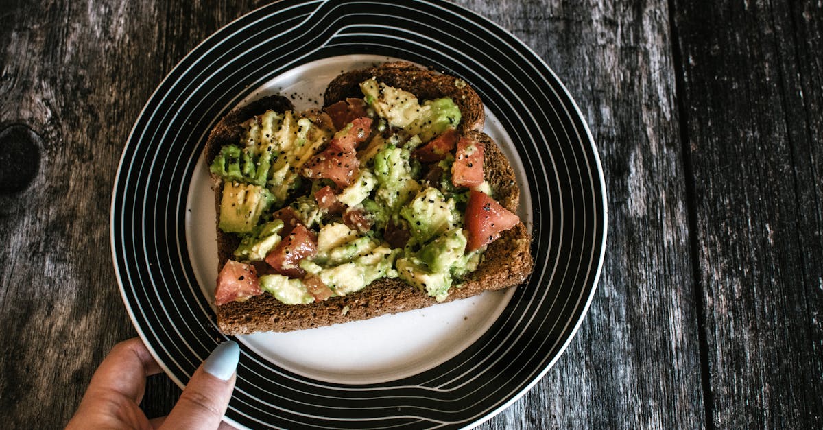 découvrez comment préparer un délicieux avocado toast avec notre recette simple et rapide. savourez chaque bouchée de ce plat sain et savoureux!