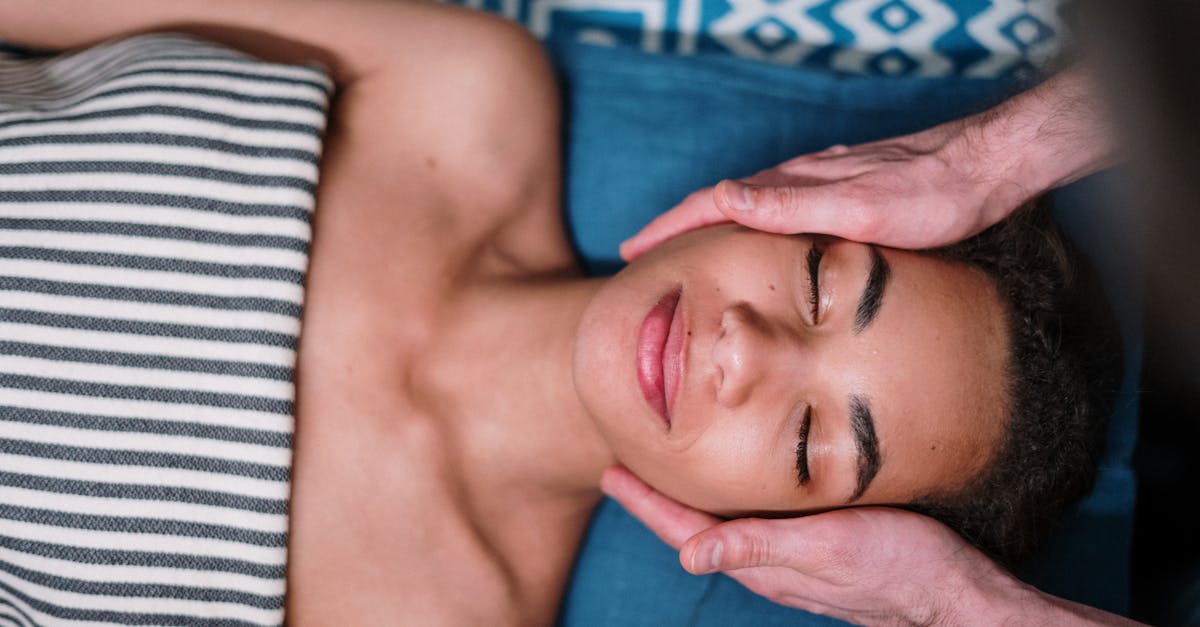 découvrez les bienfaits de massage ayurvédique, une pratique ancienne qui vise à rééquilibrer l'énergie du corps et de l'esprit.